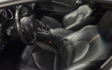Toyota Camry, 2019 год, 2 700 000 рублей, 11 фотография