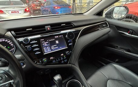 Toyota Camry, 2019 год, 2 700 000 рублей, 14 фотография