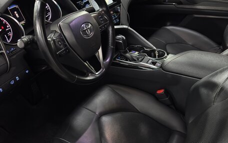 Toyota Camry, 2019 год, 2 700 000 рублей, 10 фотография