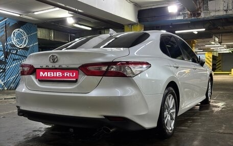 Toyota Camry, 2019 год, 2 700 000 рублей, 6 фотография