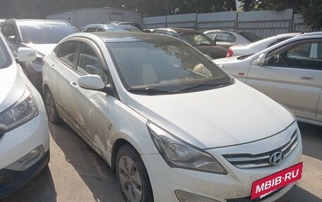 Hyundai Solaris II рестайлинг, 2015 год, 744 000 рублей, 2 фотография