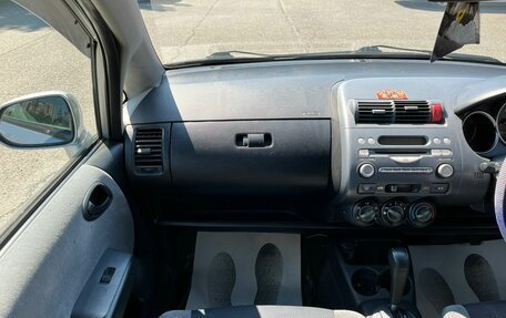Honda Fit III, 2002 год, 249 999 рублей, 17 фотография