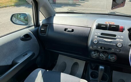 Honda Fit III, 2002 год, 249 999 рублей, 15 фотография