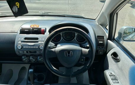 Honda Fit III, 2002 год, 249 999 рублей, 18 фотография