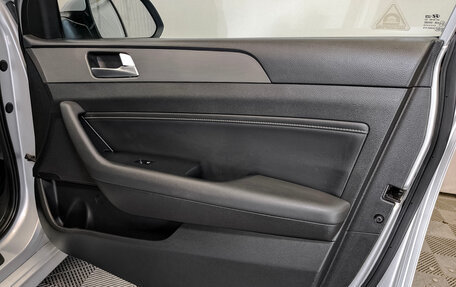 Hyundai Sonata VII, 2019 год, 1 690 000 рублей, 24 фотография