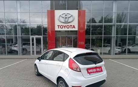 Ford Fiesta, 2015 год, 949 000 рублей, 7 фотография