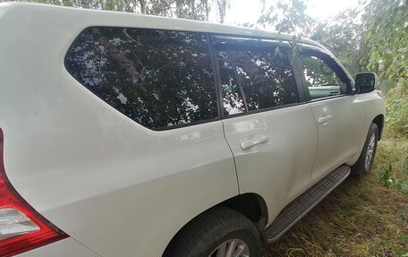 Toyota Land Cruiser Prado 150 рестайлинг 2, 2014 год, 3 500 000 рублей, 3 фотография