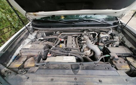 Toyota Land Cruiser Prado 150 рестайлинг 2, 2014 год, 3 500 000 рублей, 2 фотография