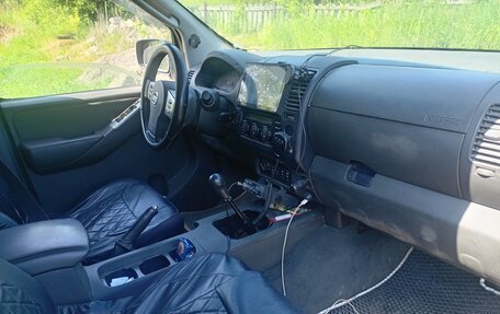 Nissan Navara (Frontier), 2006 год, 860 000 рублей, 8 фотография