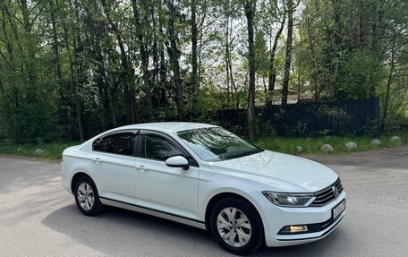 Volkswagen Passat B8 рестайлинг, 2016 год, 1 390 000 рублей, 3 фотография