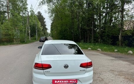Volkswagen Passat B8 рестайлинг, 2016 год, 1 390 000 рублей, 12 фотография