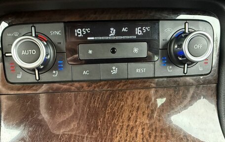 Volkswagen Touareg III, 2012 год, 1 830 000 рублей, 15 фотография