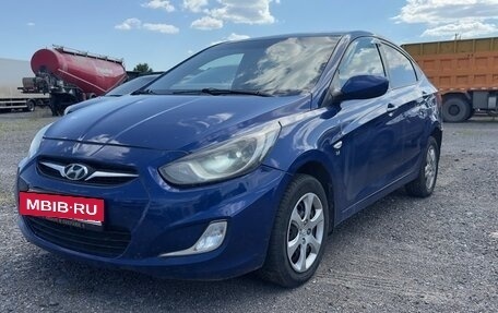 Hyundai Solaris II рестайлинг, 2012 год, 500 000 рублей, 3 фотография