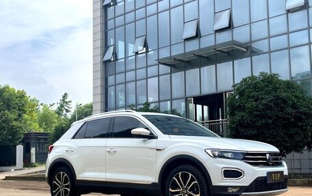 Volkswagen T-Roc I, 2022 год, 1 622 000 рублей, 2 фотография
