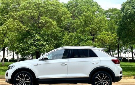 Volkswagen T-Roc I, 2022 год, 1 622 000 рублей, 7 фотография