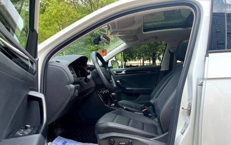 Volkswagen T-Roc I, 2022 год, 1 622 000 рублей, 10 фотография