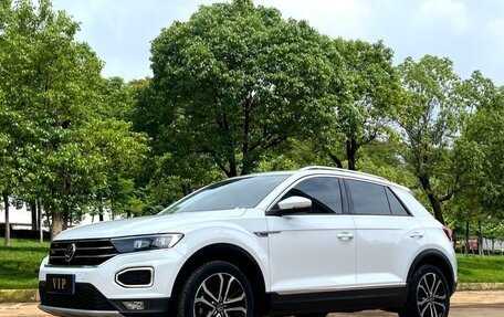 Volkswagen T-Roc I, 2022 год, 1 622 000 рублей, 3 фотография