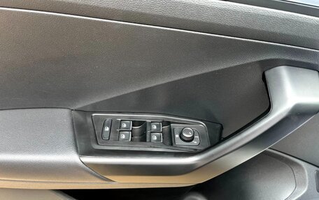 Volkswagen T-Roc I, 2022 год, 1 622 000 рублей, 18 фотография