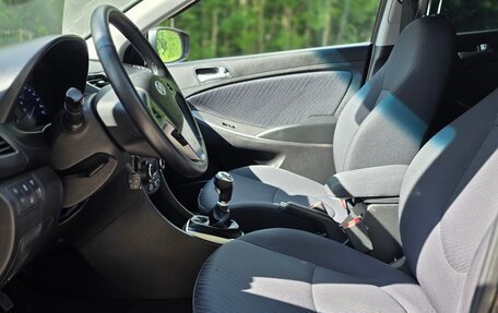 Hyundai Solaris II рестайлинг, 2015 год, 749 000 рублей, 17 фотография