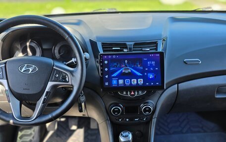 Hyundai Solaris II рестайлинг, 2015 год, 749 000 рублей, 19 фотография