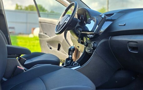 Hyundai Solaris II рестайлинг, 2015 год, 749 000 рублей, 21 фотография