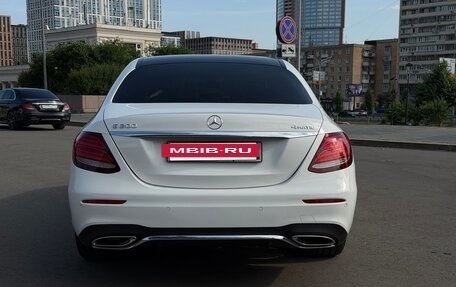 Mercedes-Benz E-Класс, 2018 год, 3 490 000 рублей, 4 фотография