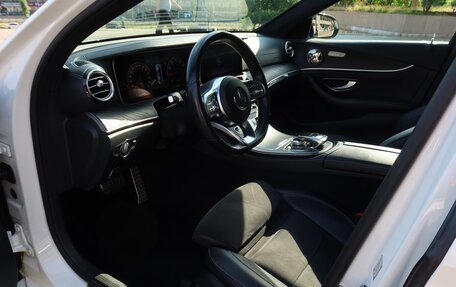 Mercedes-Benz E-Класс, 2018 год, 3 490 000 рублей, 11 фотография