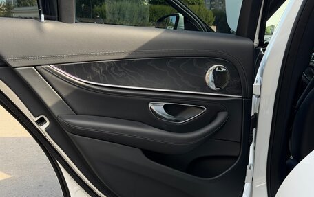 Mercedes-Benz E-Класс, 2018 год, 3 490 000 рублей, 19 фотография