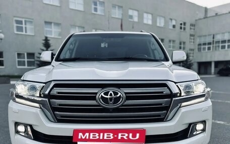 Toyota Land Cruiser 200, 2015 год, 4 290 000 рублей, 3 фотография