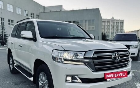 Toyota Land Cruiser 200, 2015 год, 4 290 000 рублей, 2 фотография