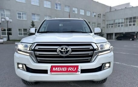 Toyota Land Cruiser 200, 2015 год, 4 290 000 рублей, 9 фотография