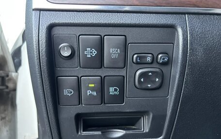 Toyota Land Cruiser 200, 2015 год, 4 290 000 рублей, 20 фотография