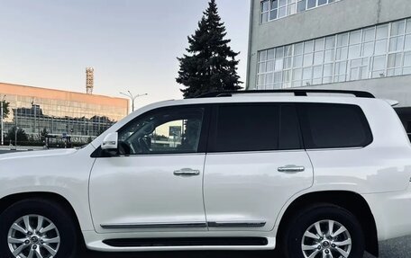Toyota Land Cruiser 200, 2015 год, 4 290 000 рублей, 7 фотография