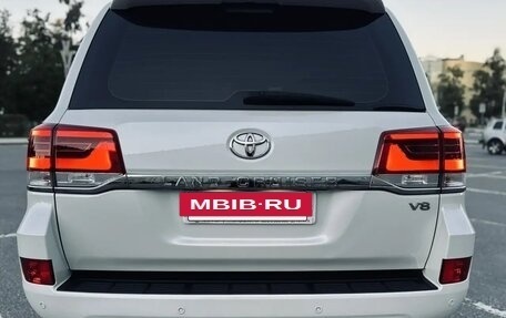 Toyota Land Cruiser 200, 2015 год, 4 290 000 рублей, 6 фотография