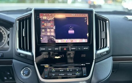 Toyota Land Cruiser 200, 2015 год, 4 290 000 рублей, 23 фотография