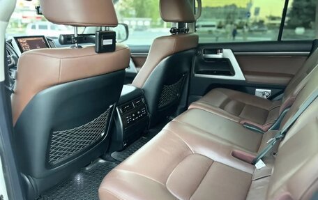 Toyota Land Cruiser 200, 2015 год, 4 290 000 рублей, 26 фотография