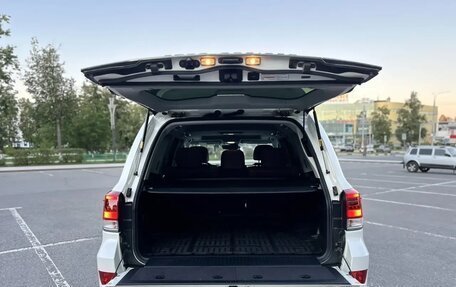 Toyota Land Cruiser 200, 2015 год, 4 290 000 рублей, 30 фотография