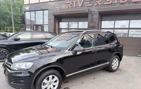 Volkswagen Touareg III, 2011 год, 1 750 000 рублей, 2 фотография
