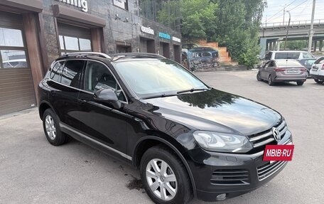 Volkswagen Touareg III, 2011 год, 1 750 000 рублей, 3 фотография