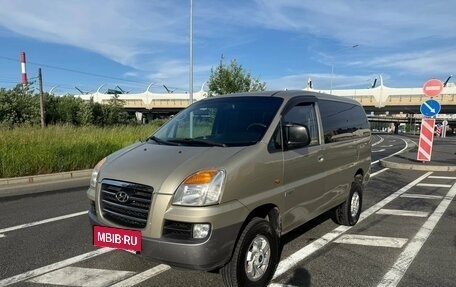 Hyundai H-1 II рестайлинг, 2006 год, 899 000 рублей, 3 фотография