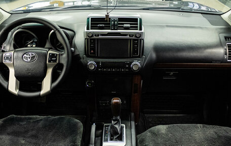 Toyota Land Cruiser Prado 150 рестайлинг 2, 2015 год, 3 229 000 рублей, 5 фотография