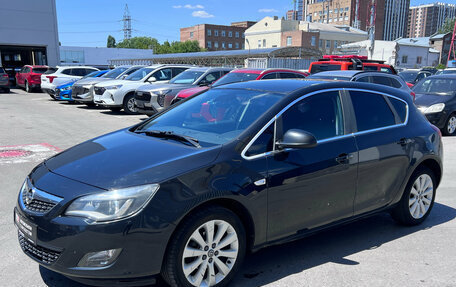 Opel Astra J, 2011 год, 550 000 рублей, 1 фотография