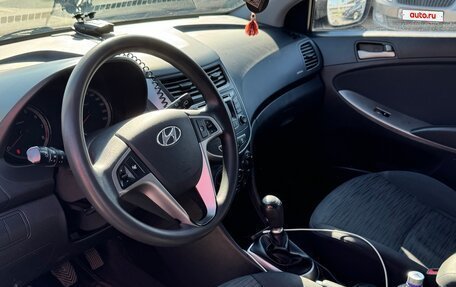 Hyundai Solaris II рестайлинг, 2015 год, 650 000 рублей, 2 фотография