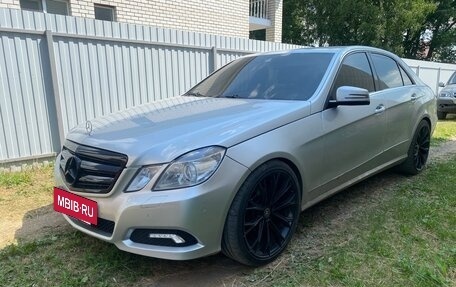 Mercedes-Benz E-Класс, 2010 год, 1 800 000 рублей, 4 фотография