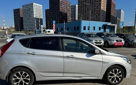 Hyundai Solaris II рестайлинг, 2015 год, 650 000 рублей, 5 фотография