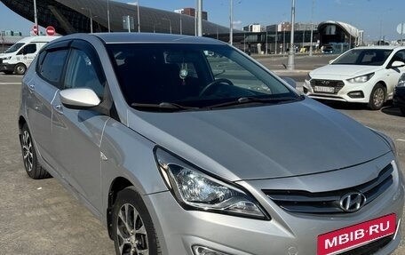Hyundai Solaris II рестайлинг, 2015 год, 650 000 рублей, 12 фотография