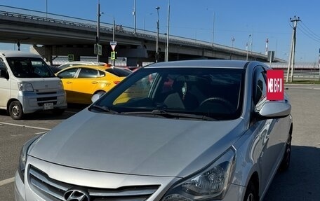 Hyundai Solaris II рестайлинг, 2015 год, 650 000 рублей, 13 фотография