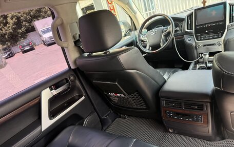 Toyota Land Cruiser 200, 2015 год, 4 280 000 рублей, 6 фотография