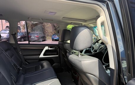 Toyota Land Cruiser 200, 2015 год, 4 280 000 рублей, 7 фотография