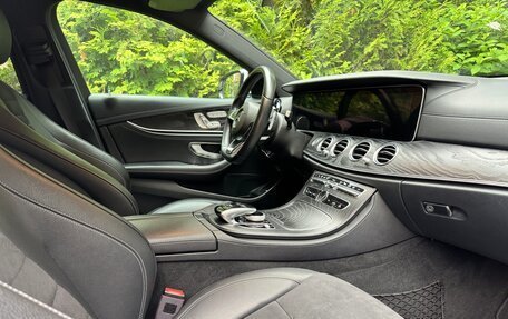 Mercedes-Benz E-Класс, 2017 год, 3 100 000 рублей, 4 фотография